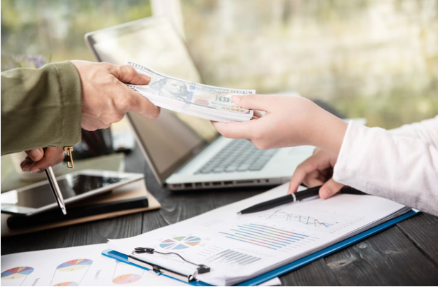 Fully Funded or Partially Funded? How to Compare the Real Value of a UK Master’s Offer